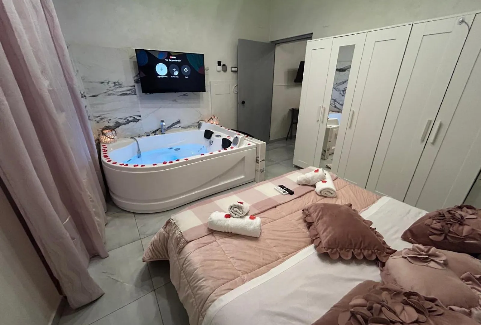 B&B House Napoli Cavour Naples